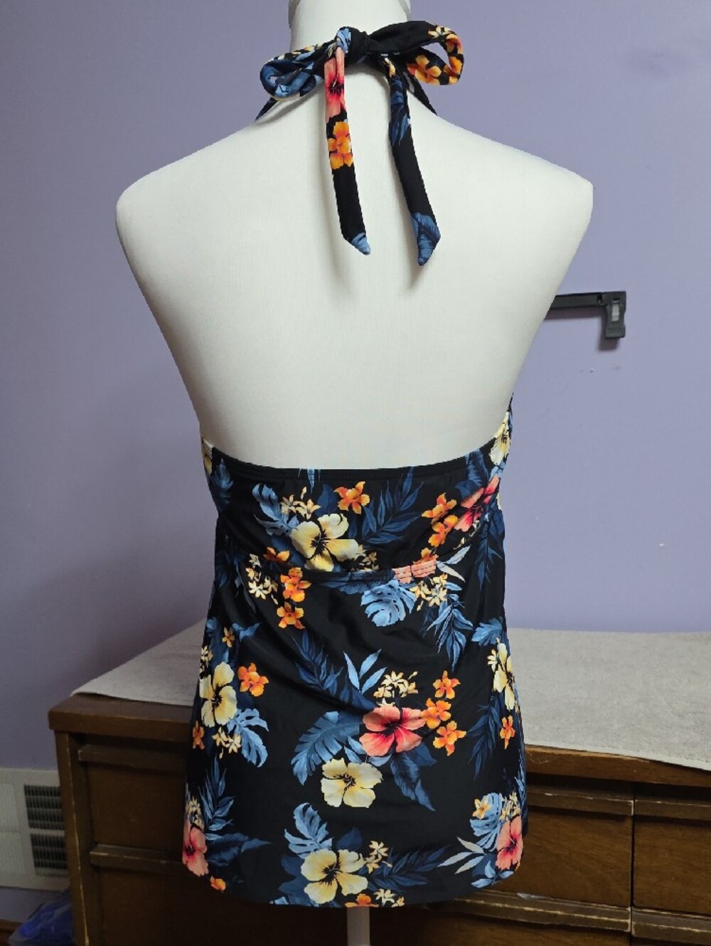 Lands' End Black Halter Floral Women’s Swim Top - Picture 3 of 5